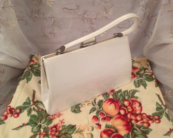 Vintage Spilene old fashion pocketbook cream color / white chic preppy stylish wear/Summer Accessory