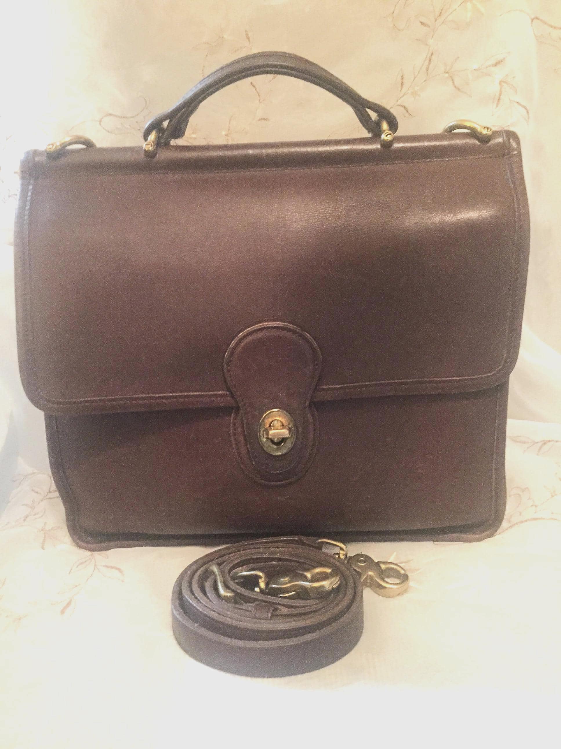 バッグ Vintage old Coach Willis Brown USA Bag Vintage Chocolate Brown Coach Willis Shoulder Bag - Etsy