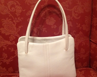 Vintage Jane Shilton English Made White Leather Dainty Petite Summer Pocketbook Old Fashion Classic Handbag