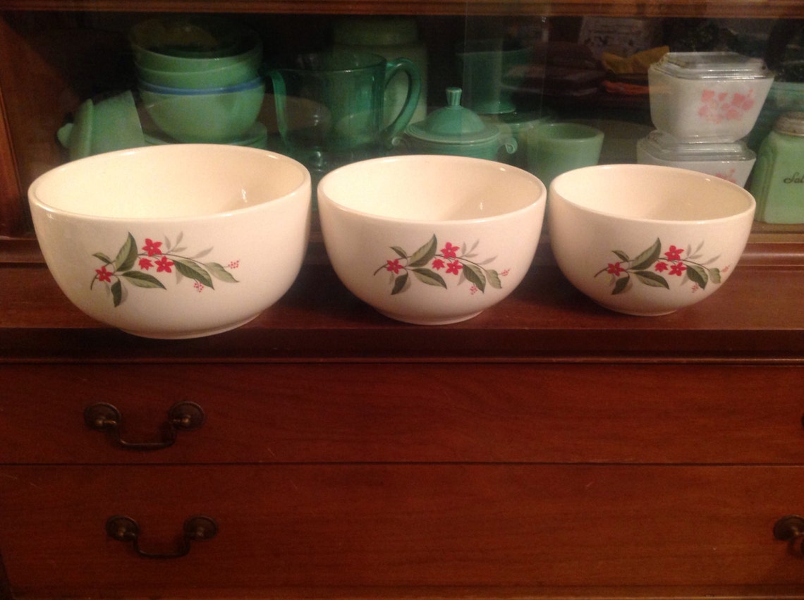 Vintage / Antique Universal Cambridge Woodvine Pottery Nesting Bowls