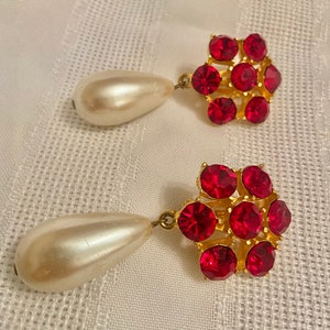 Vintage Fancy Red Clip Earrings Fashionable 80s Burlesque Chic Stylish Wear