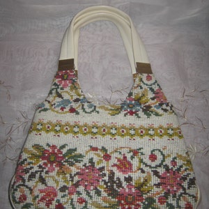 Vintage Vinyl Carpet Style Handbag Purse Chic Preppy Stylish Fashionable Old Pocketbook