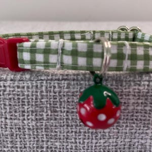Cat Collar, Green  Gingham  Cat Collar with strawberry bell, Dog Non Breakaway, custom size