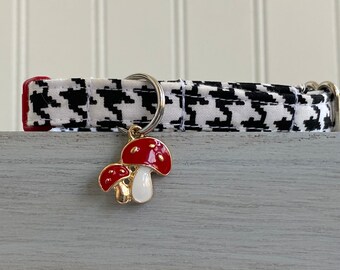 Cat Collar, Black Houndstooth Mushroom Cat Collar, Mushroom Collar, Mini Dog Collar