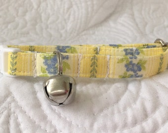 Floral Cotton Cat Collar with Bell, Breakaway Buckle