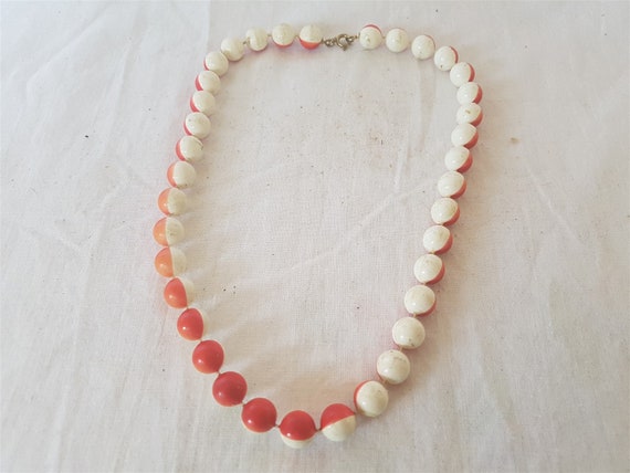 Vintage Plastic Bead Necklace 1940's - 1950's Mid… - image 2