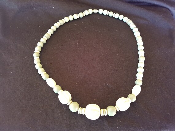 Vintage Beaded Necklace 1950's Sage Green and Whi… - image 3
