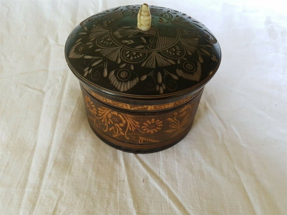 Antique Trinket or Jewelry Box or Powder Jar Scan… - image 3