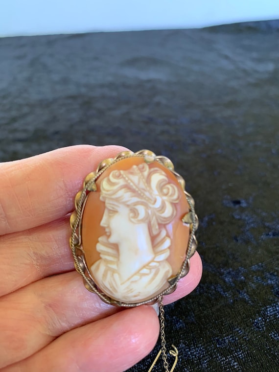 Antique Carved Shell Lady Cameo Brooch Pin Carvin… - image 2