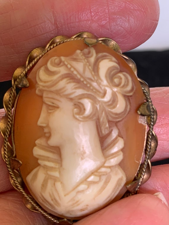 Antique Carved Shell Lady Cameo Brooch Pin Carvin… - image 3