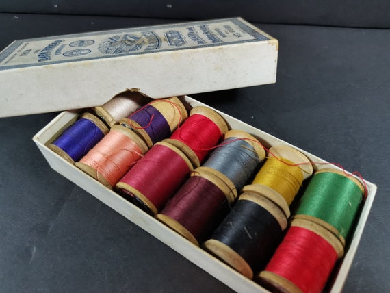 Vintage Clark's Thread: 12 Multicolored Spools in Original Box - Etsy