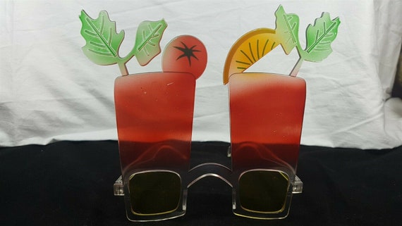 Vintage Plastic Cocktail Glasses Sunglasses Novel… - image 1