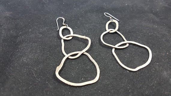 Vintage Earrings Hand Hammered Silver Metal Free … - image 2