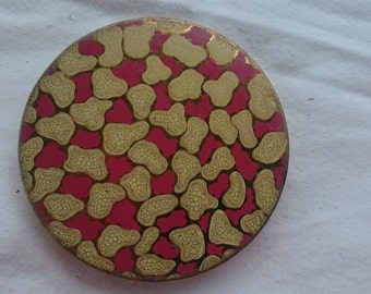 Vintage Powder or Makeup Compact Retro 1940's Gold Metal Painted Pink and White