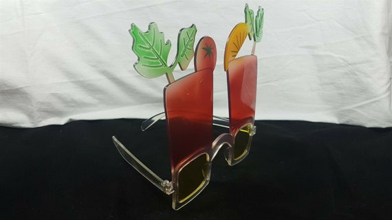 Vintage Plastic Cocktail Glasses Sunglasses Novel… - image 5