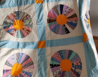 Vintage Hand-Stitched Dresden Plate Quilt Topper: Full Size Patchwork