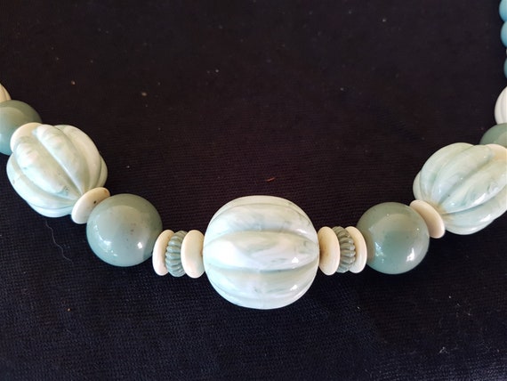 Vintage Beaded Necklace 1950's Sage Green and Whi… - image 4