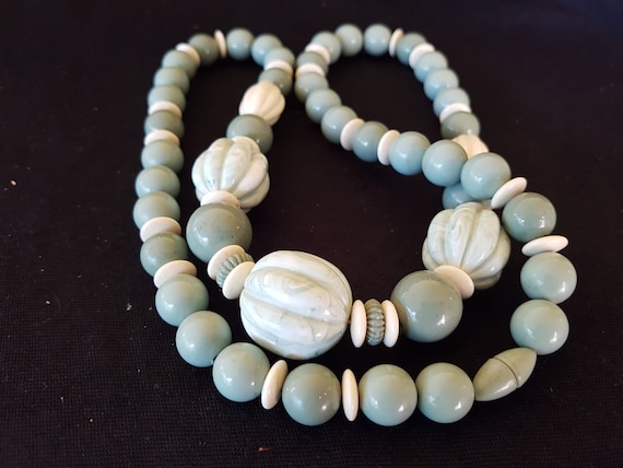 Vintage Beaded Necklace 1950's Sage Green and Whi… - image 2