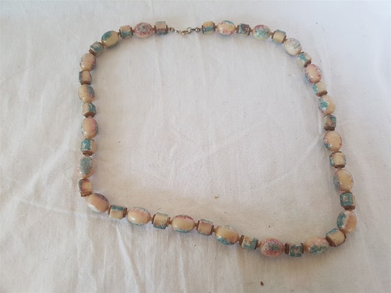 Vintage Plastic Bead Necklace 1940's - 1950's Mid… - image 7