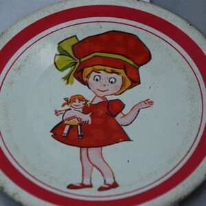 VIntage Miniature Tin Metal Strawberry Shortcake Doll Plates Dishes 1970&#39;s - 1980&#39;s Set of 20 TInplate