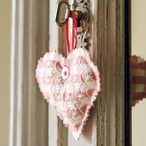 Motif de broderie à gratter poulet au didacticiel, coeur vichy, breloque rustique, grille PDF