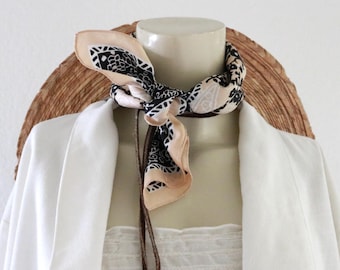 vintage Italian daisy bandana