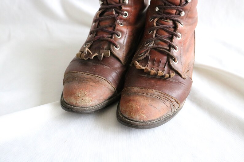 worrrn whiskey leather lace boots 7 vintage 90s brown tan beige lace western cowboy cowgirl boots Justin shoes seven image 4