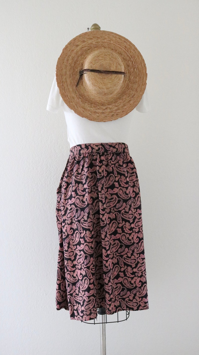 pink paisley skirt - 30 - vintage 90s y2k black womens size medium knee rayon flowy skirt