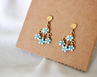 golden daisy earrings - vintage
