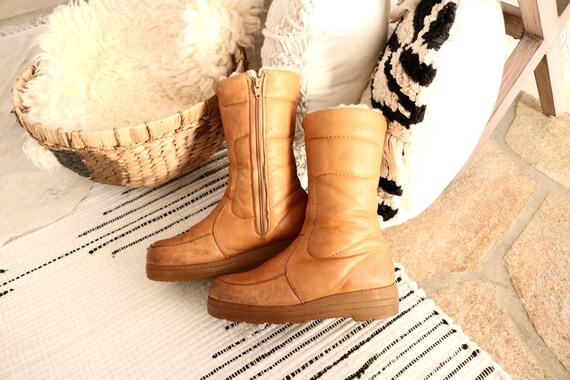 golden leather sherpa lined boots - 7