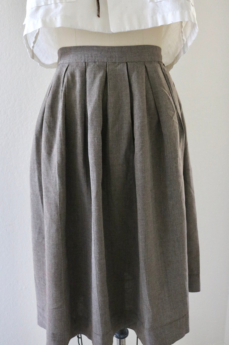 woven walnut library skirt - 31 - vintage 60s 70s brown full high waist academia womens medium