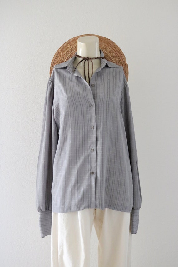 flowy gray blouse - m - image 2