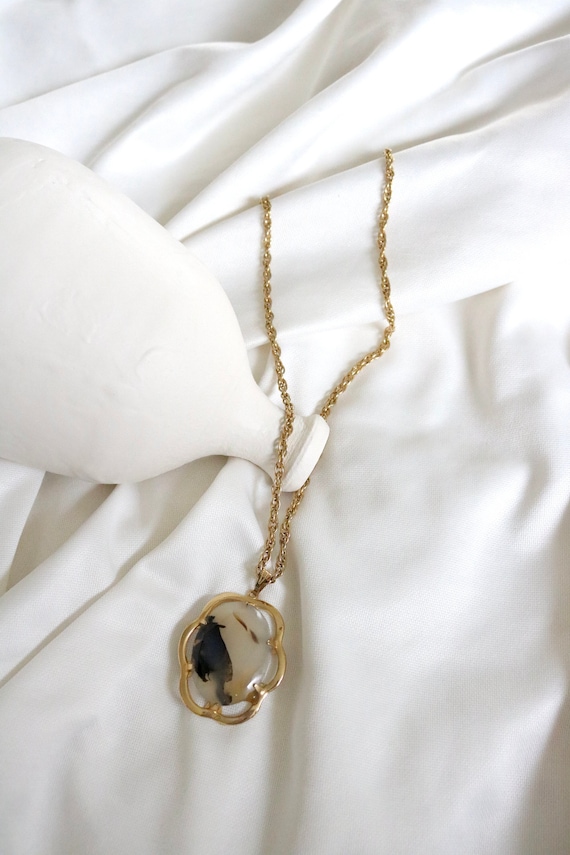 golden pendant necklace