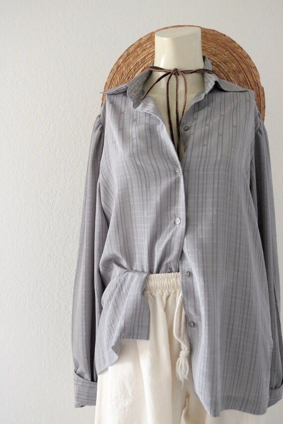 flowy gray blouse - m - image 4