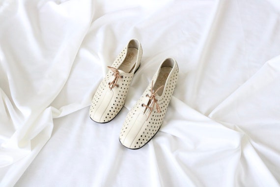 60's polka dot lace ups - 7