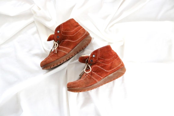 1970's suede sherpa boots / 9
