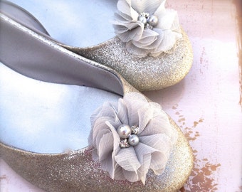 Shoe clips with pearls and rhinestones in  grey, ivory, pink, off white  Flower Girl Bride Bridesmaids Shoe clips