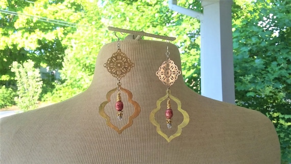 Brushed gold, Mauve Pearl Earrings