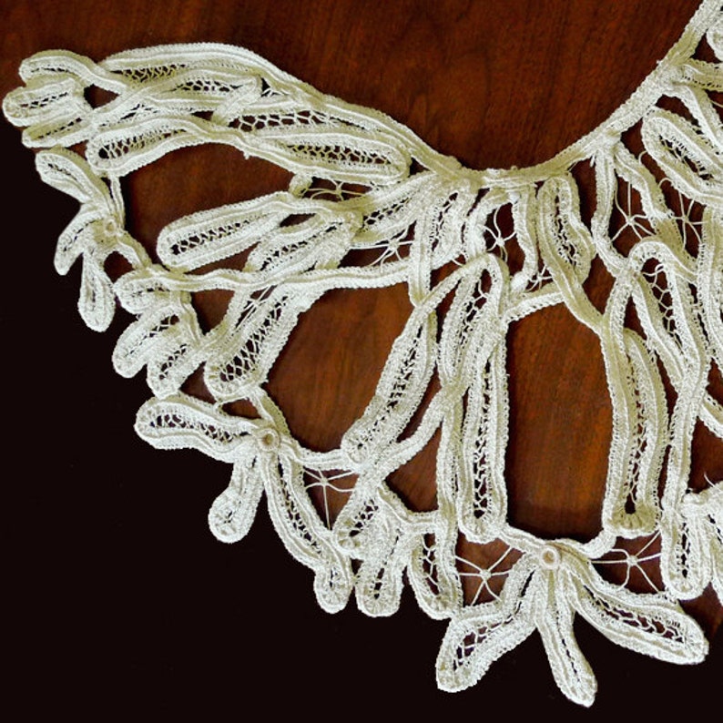 Antique 1980/'s Victorian Neck Bib Branscombe style Handmade Tape Lace Ecru Beige Collar 100/% organic Cotton