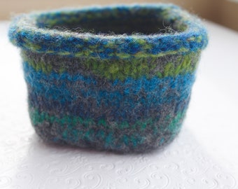 Saphire Blue, Olive Green Felted Wool Square Basket, Knit Felt Storage Basket, Boiled Wool Basket, Wool Storage, Blue Square Wool Felt Bowl