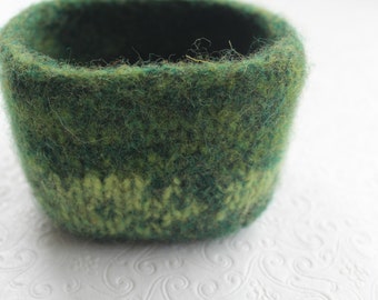 Green Felted Wool Square  Basket, Knit Felt Storage Basket, Boiled Wool Basket, Wool Storage, Green Square Wool Felt Bowl, Eco Friendly Home