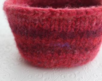 Red and Magenta Wool Felted Square Basket, Wool Storage, Red Felt Bowl, Wool Planter Basket, 7th Anniversary Gift, Eco Friendly Home