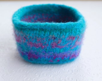 Turquoise Magenta Felted Wool Square  Basket, Knit Felt Storage Basket, Boiled Wool Basket, Wool Storage, Blue Square Wool Felt Bowl