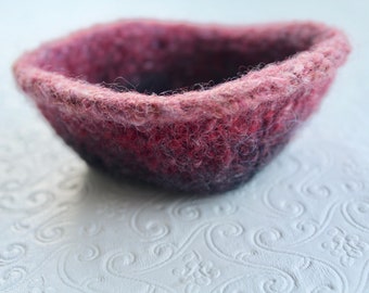 Purple Mauve Wool Felt Ring Bowl, Knit Felt Ring Bowl, Felted Wool Ring Dish, Pink Ombre Ring Bowl, Felted Wool Bowl, Hand Knit Wool Bowl