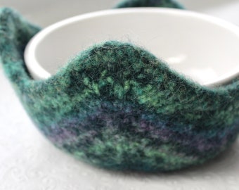 Green Wool Felted Bowl Cozy, Eco Friendly Home Goods,  Hand Knit Felted Wool Bowl Hot Pad, JeanieBeanHandknits, Sustainable Living