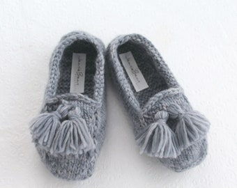 Gray Merino Wool Women's Slippers with Suede Soles Tassels, Hand Knit House Slippers, Merino House Shoes for Women, Knit Moccasin Slipper