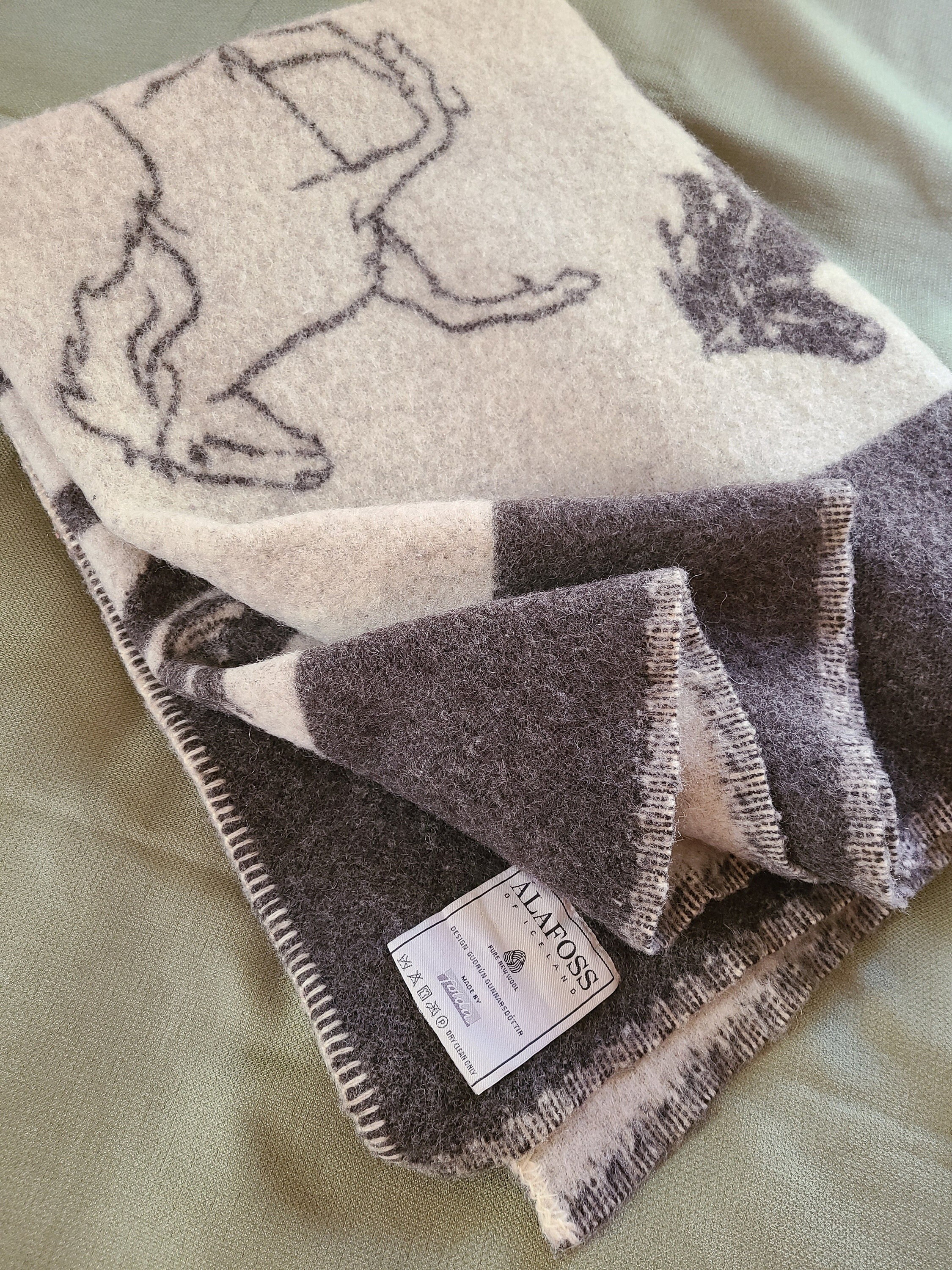 Alafoss wool blanket best sale