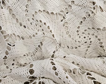 Vintage 1940s Bedspread Handmade Crochet Cotton Pinwheel Medallion Heirloom Lace Coverlet Blanket Fringe