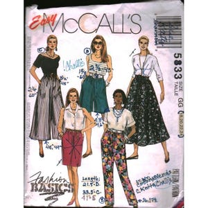 Peut inclure: Un patron de couture vintage McCall's avec des illustrations de vêtements de base pour femmes. Le patron comprend des modèles de jupes, de pantalons et de hauts. La taille du patron est GG (18, 20, 22, 24). Le patron est intitulé "Fashion Basics".
