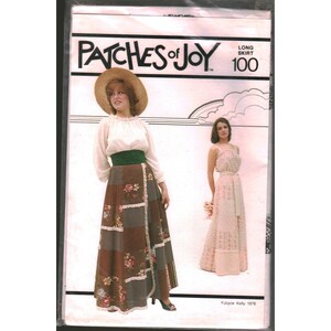 Puede incluir: Un patrón de costura vintage para una falda larga, que muestra a una mujer con una falda de patchwork con detalles florales, una blusa blanca y un cinturón verde. El paquete está etiquetado como "Patches of Joy".